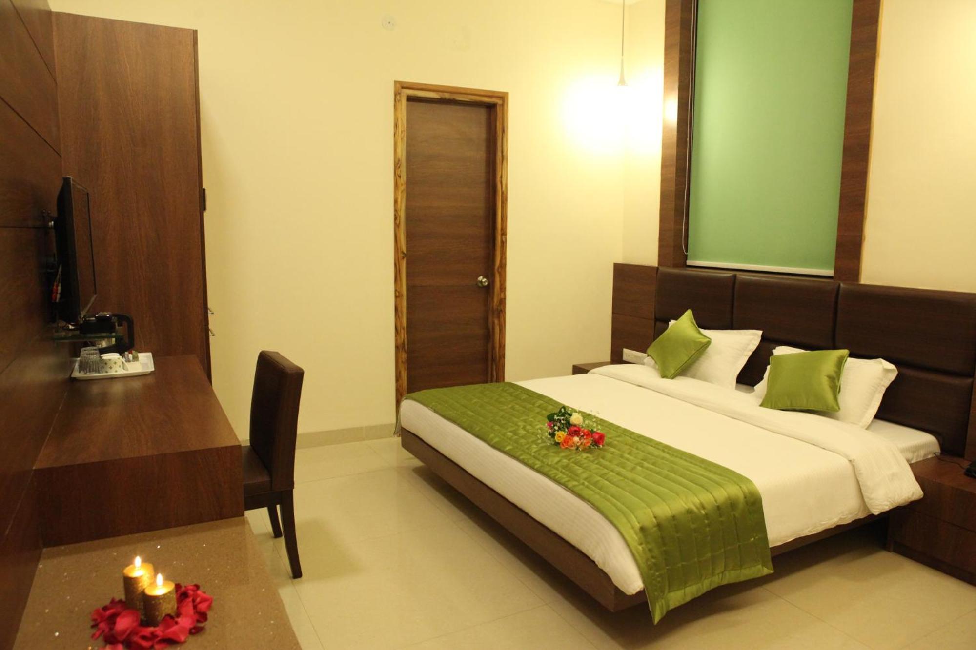 Hotel Golden Fern Патиала Экстерьер фото